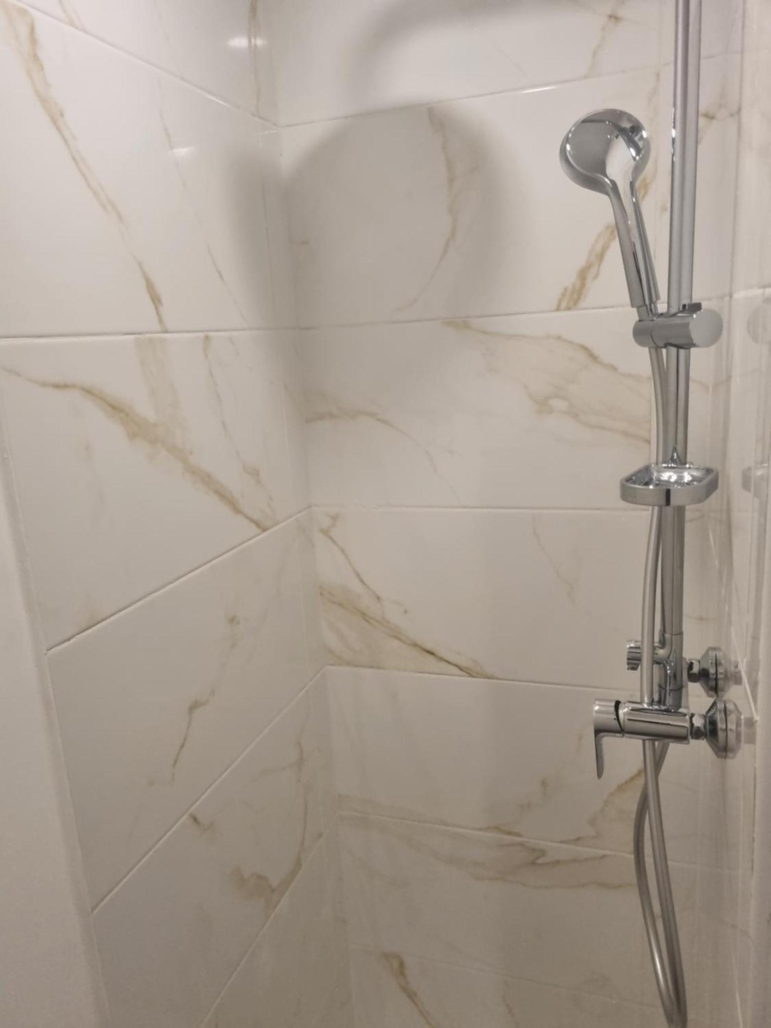 Chambre Privative Renove 2024, Climatisation, Tramway Sur Place , 12 Min Centre, 16 Min Plage, Apercu Lateral Mer, 2 Wc Avec 2 Salle De Bain, Private Room Renovated 2024, Air-Conditioned , Tram On Spot, 2 Toilets And 2 Bathrooms Nizza Kültér fotó