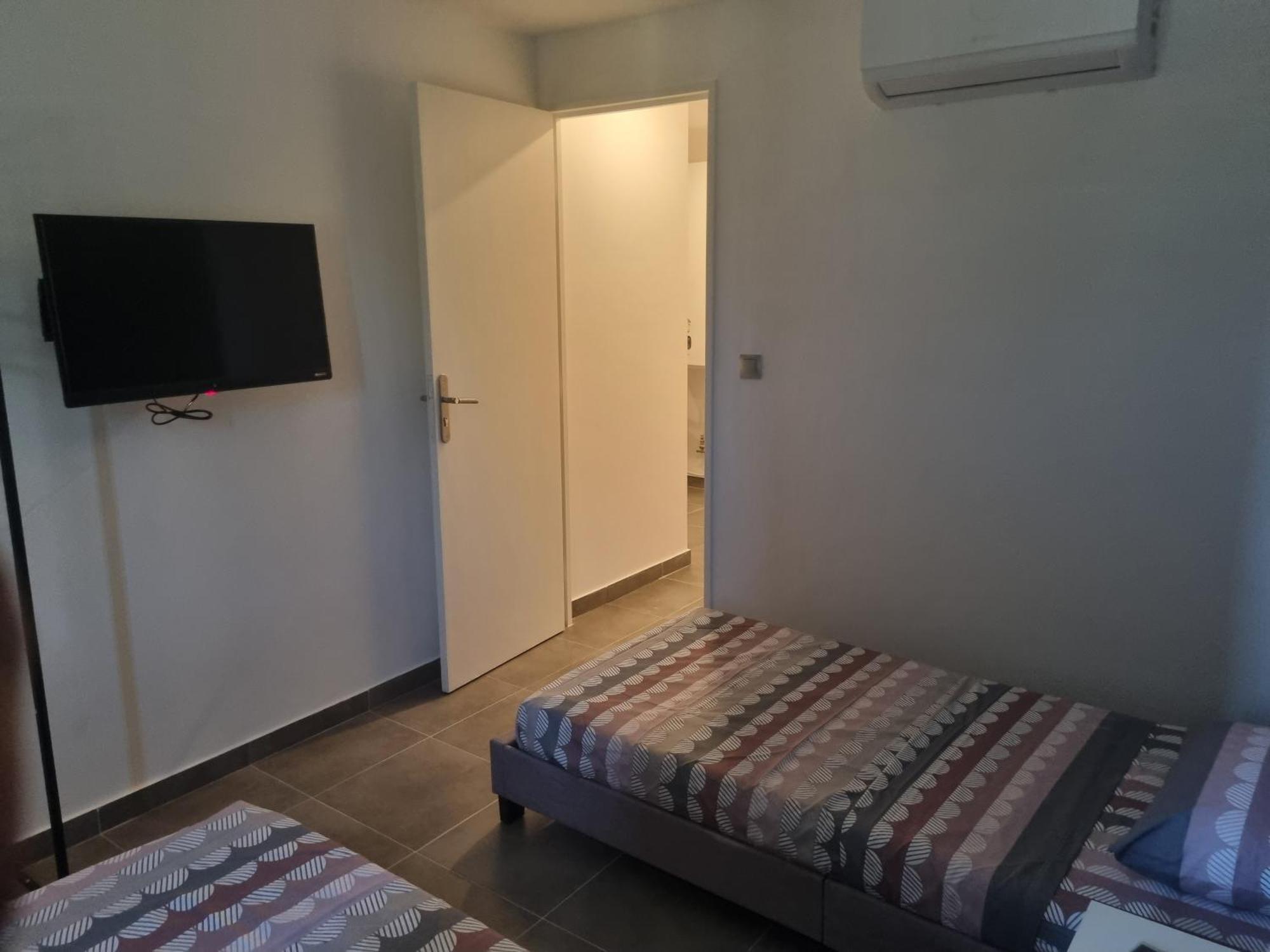 Chambre Privative Renove 2024, Climatisation, Tramway Sur Place , 12 Min Centre, 16 Min Plage, Apercu Lateral Mer, 2 Wc Avec 2 Salle De Bain, Private Room Renovated 2024, Air-Conditioned , Tram On Spot, 2 Toilets And 2 Bathrooms Nizza Kültér fotó